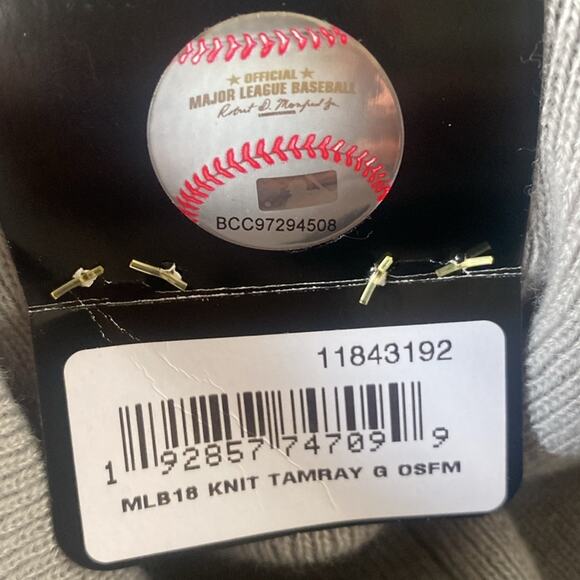 New Era MLB Tampa Bay Rays New Era Gray/Black Rebound Cuffed Knit Hat with Pom - Picture 2 of 6